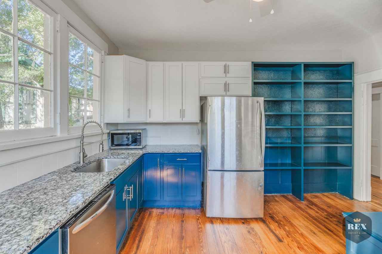 2140 Central Ave - Photo 3 of 30