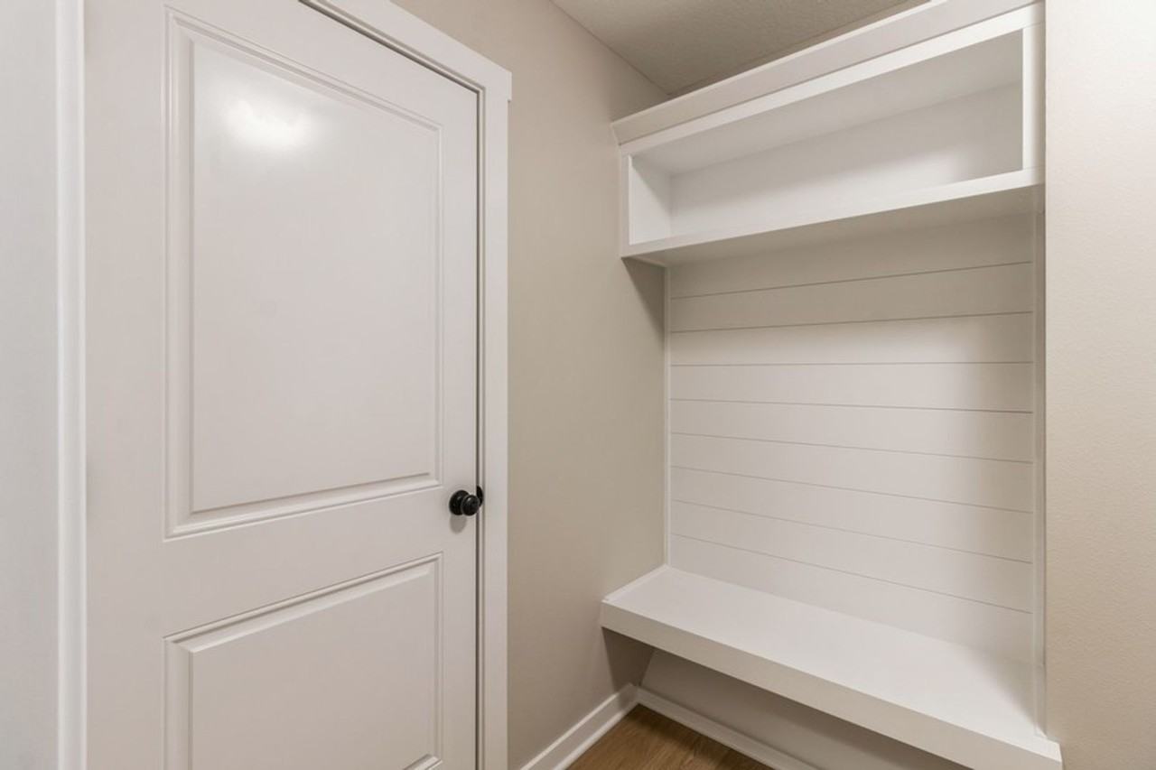 2517 Nw Woodbury Dr - Photo 5 of 16