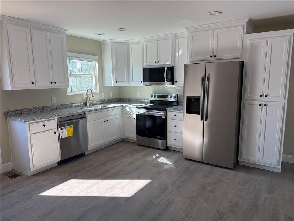 425 Grand Oak Ln - Photo 2 of 7