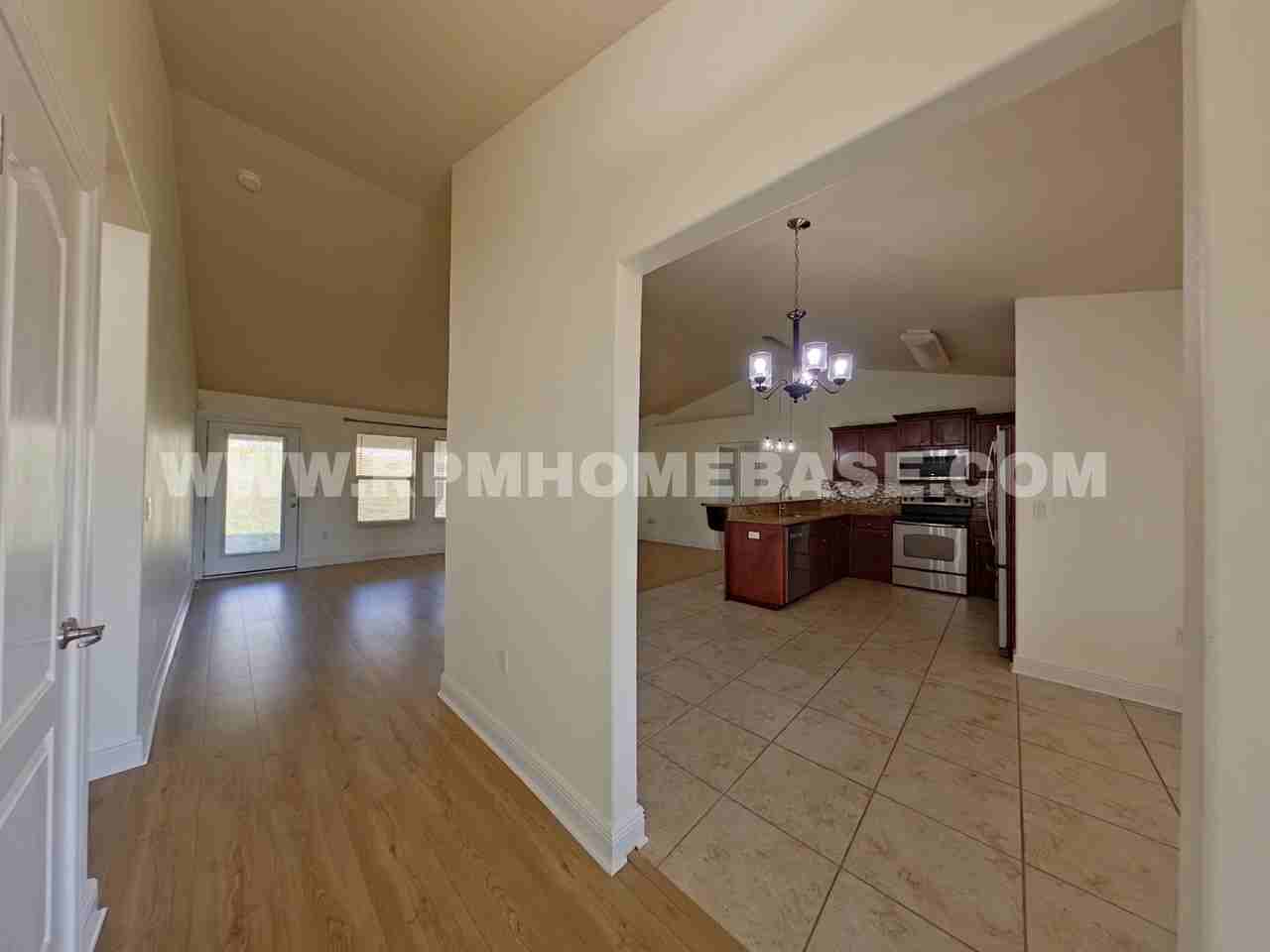 416 Triton St - Photo 2 of 22