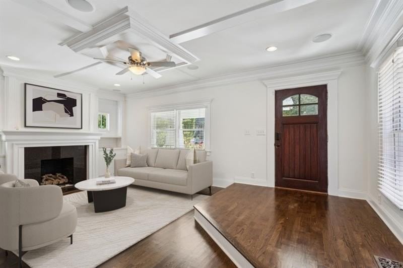 546 Highland Ave Ne - Photo 2 of 43