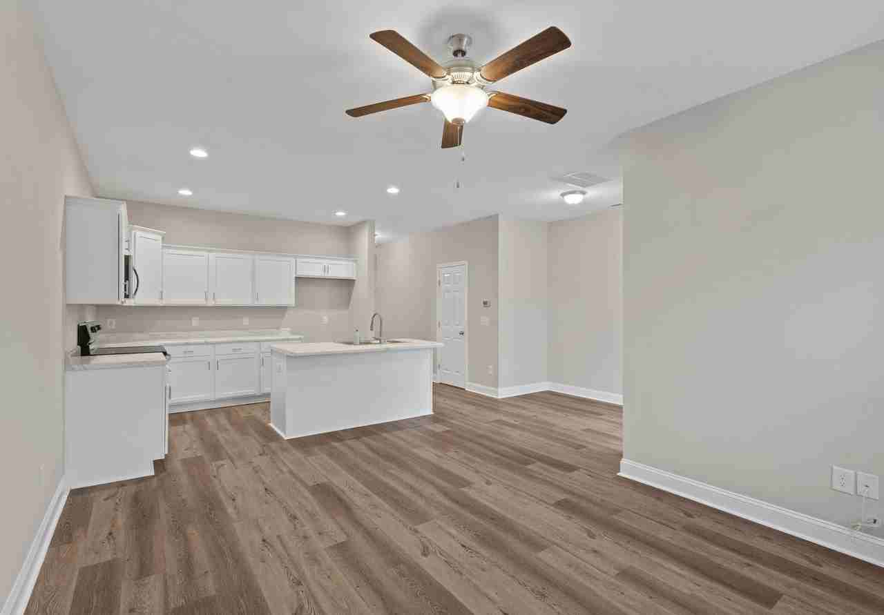 341 S Stingray Ln - Photo 7 of 22