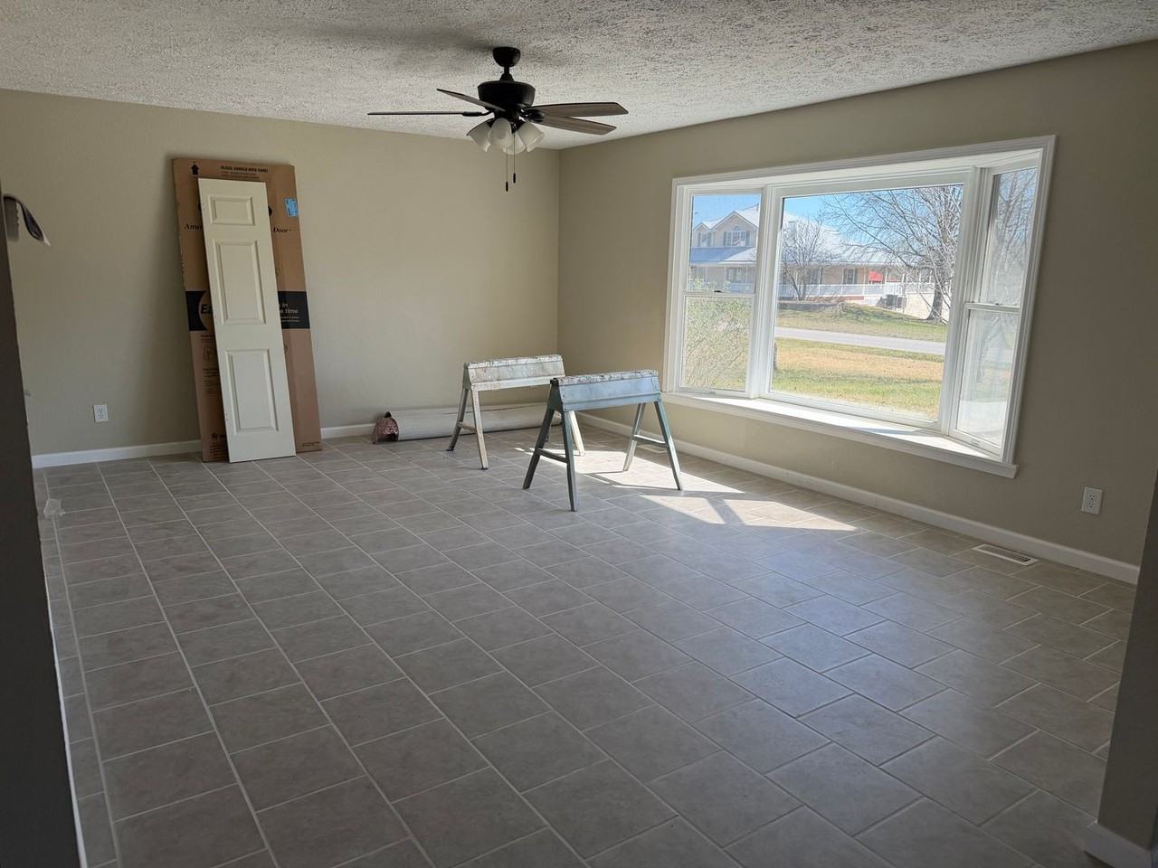 19485 Salina Rd - Photo 3 of 15