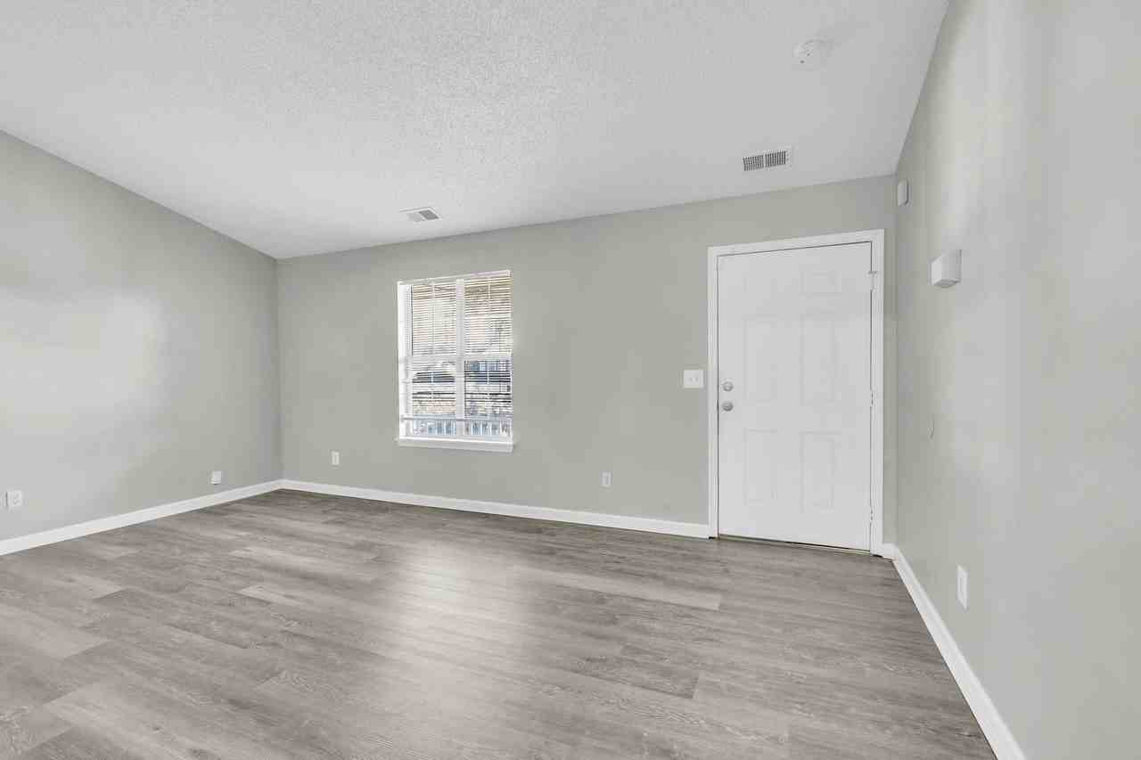 1374 Misty Ridge Ct - Photo 3 of 21