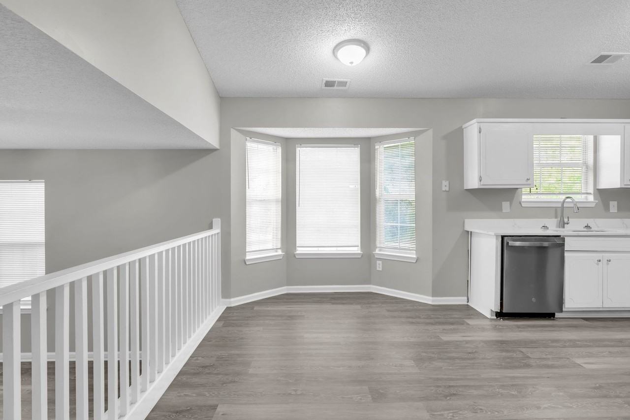 1374 Misty Ridge Ct - Photo 4 of 21