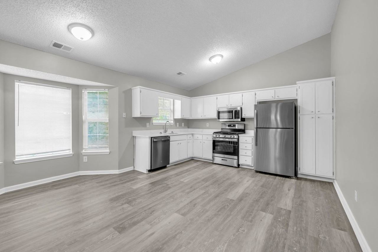 1374 Misty Ridge Ct - Photo 5 of 21