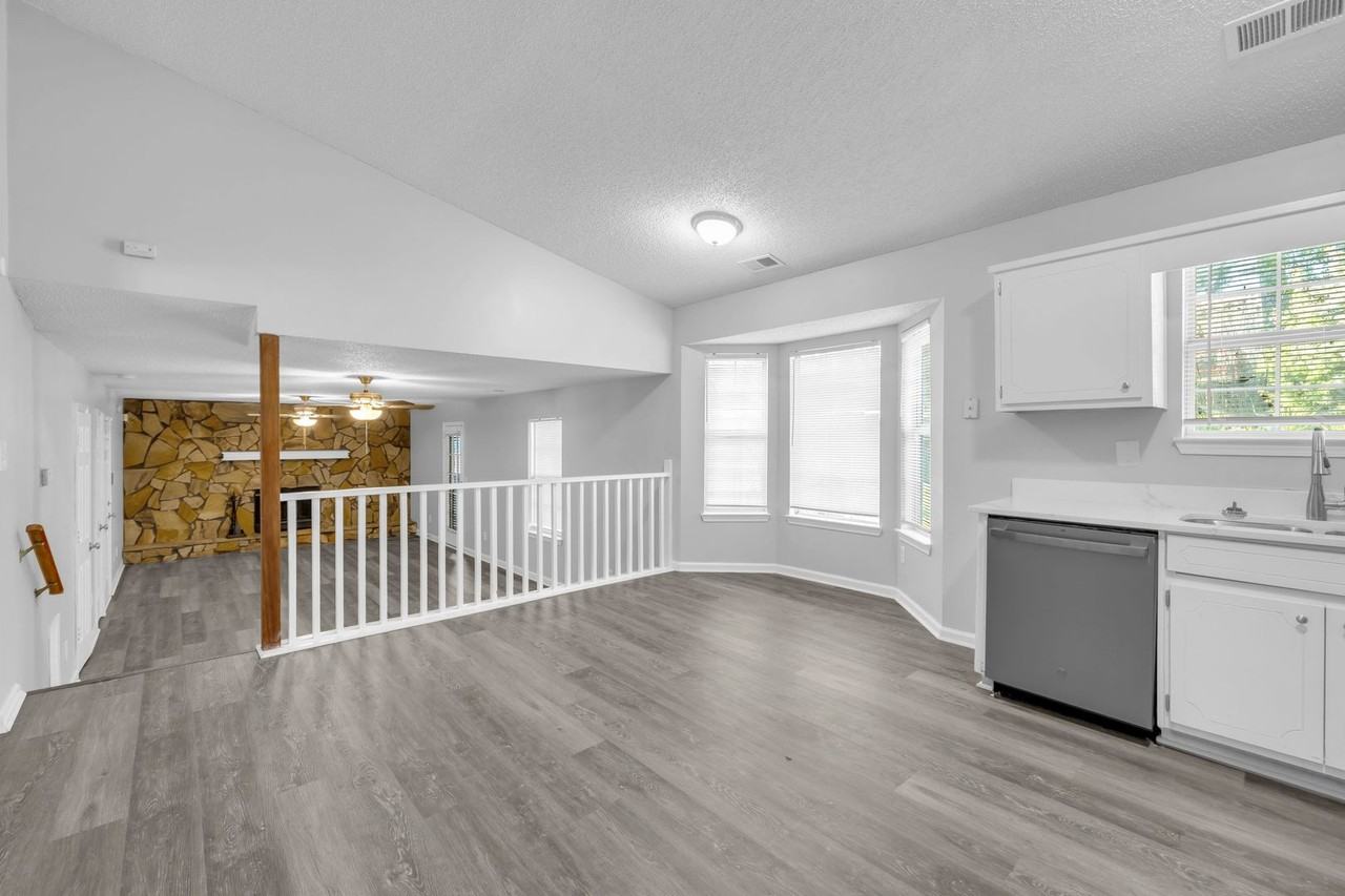 1374 Misty Ridge Ct - Photo 7 of 21