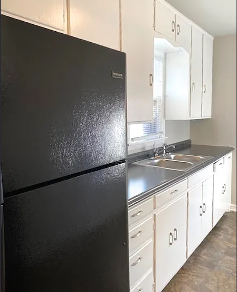 1702 W Britton Rd - Photo 4 of 5