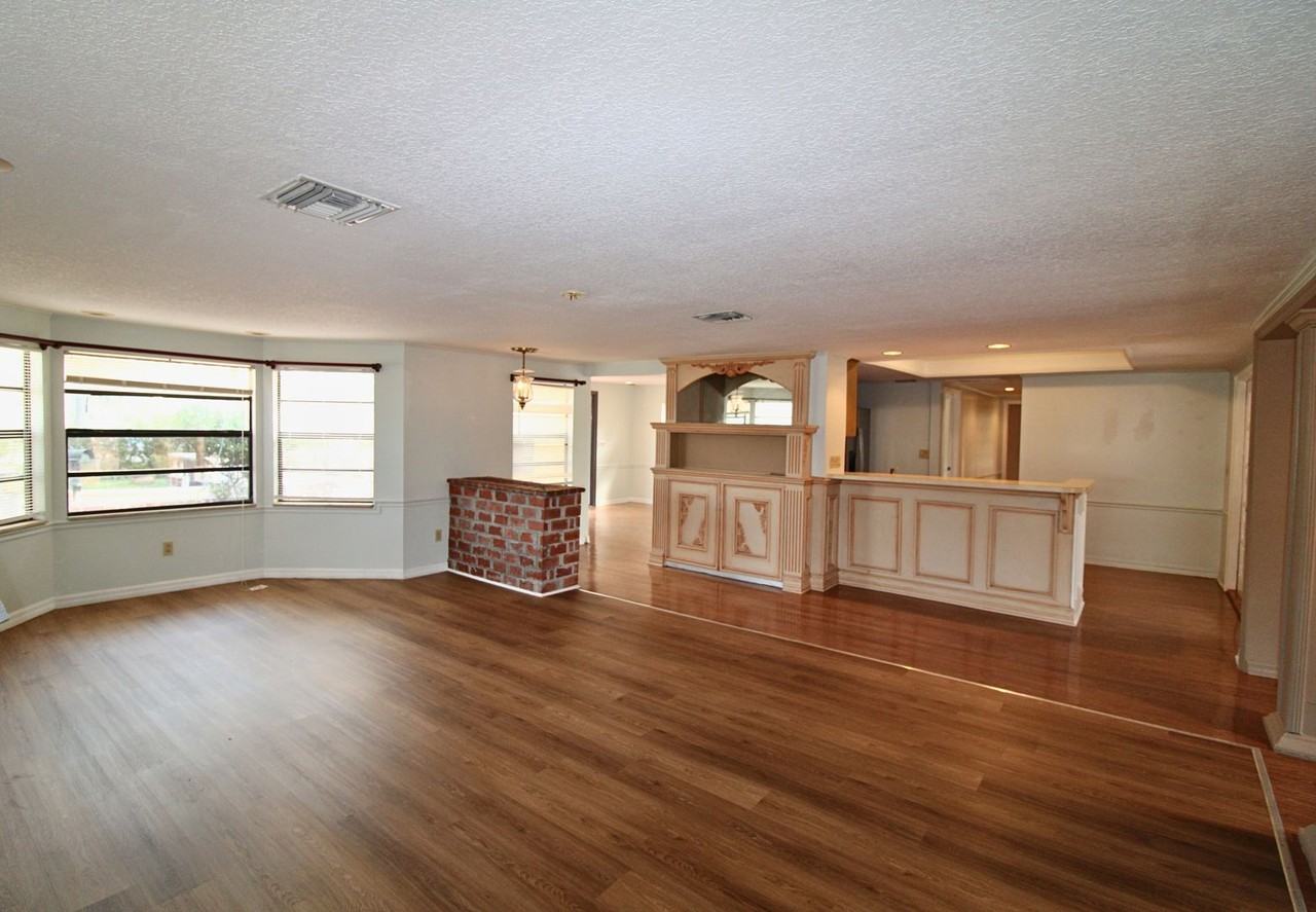 16120 Hanna Rd - Photo 7 of 30