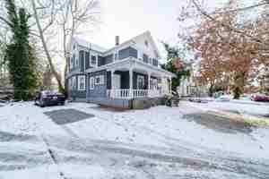 featured image of 817 E Pear St