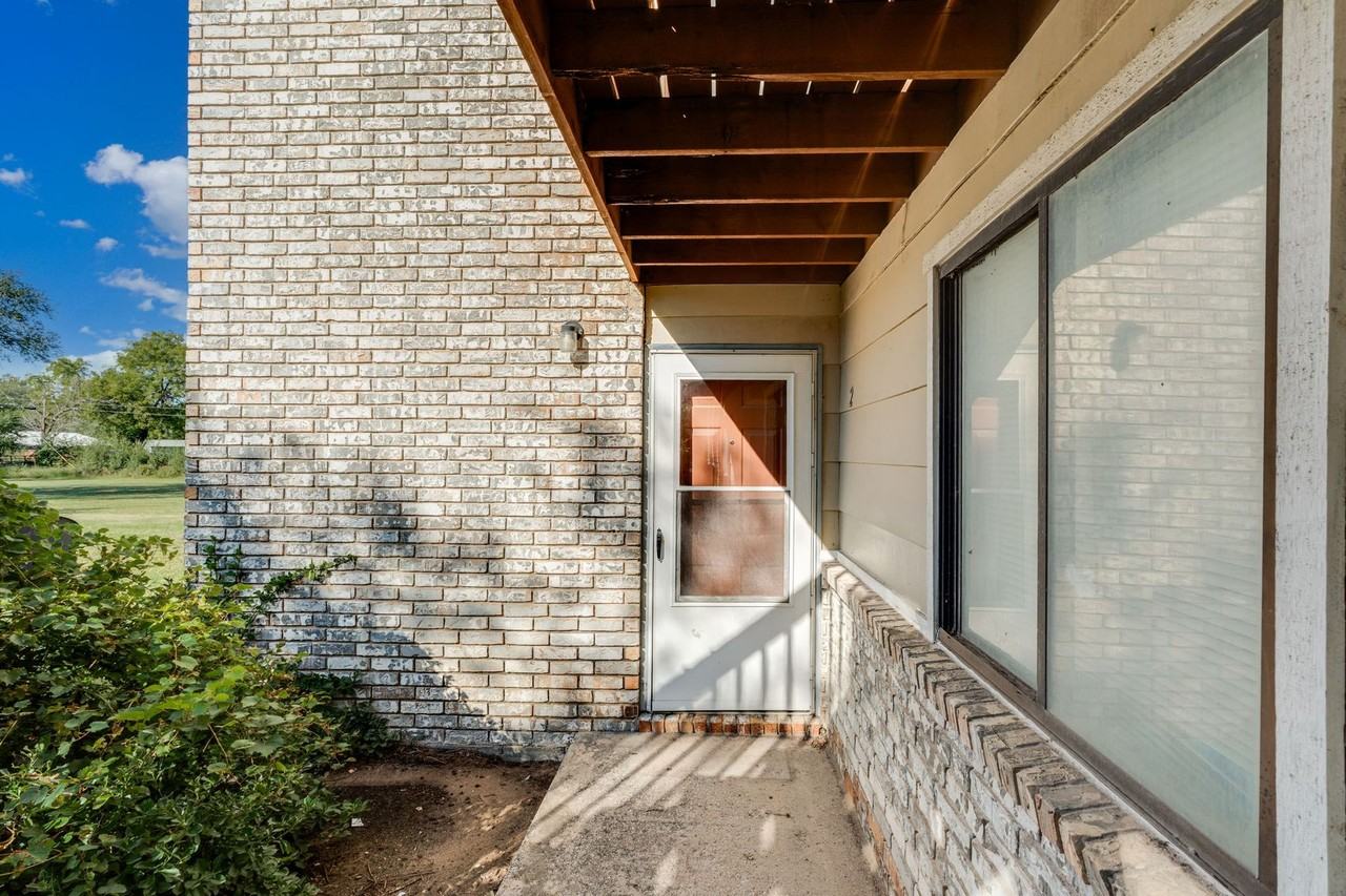 4341 S Handley St - Photo 2 of 11