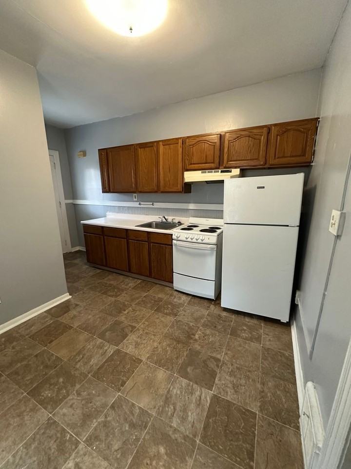 413 W. Forest (Bishop Pickering LLC) - Photo 3 of 6