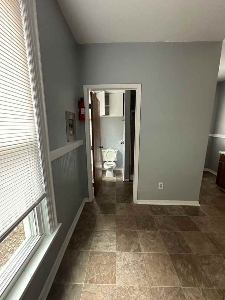 413 W. Forest (Bishop Pickering LLC) - Photo 4 of 6