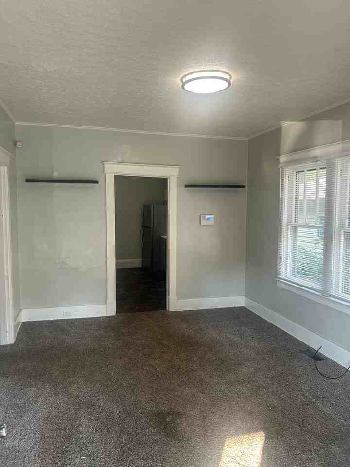 509 Bloom St - Photo 2 of 9