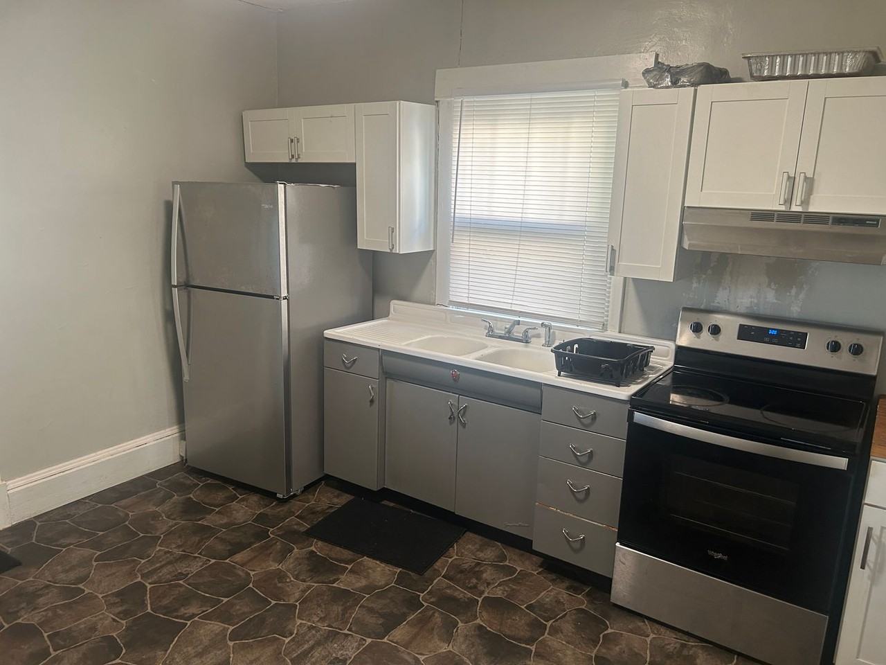 509 Bloom St - Photo 6 of 9