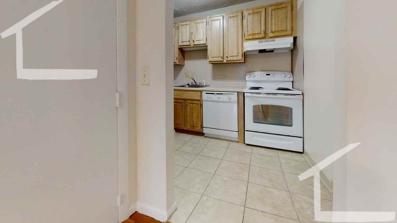 122B Dustin St - Photo 5 of 10