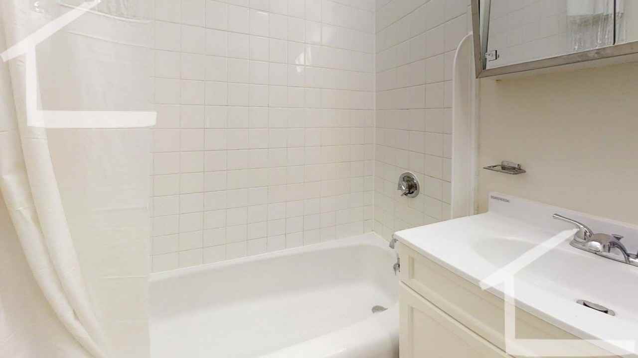 122B Dustin St - Photo 6 of 10