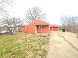 featured image of 416 Se Pinecrest Dr