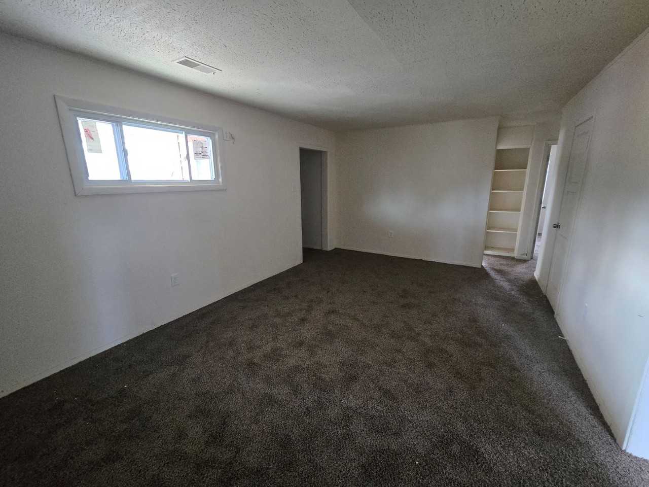 416 Se Pinecrest Dr - Photo 2 of 8