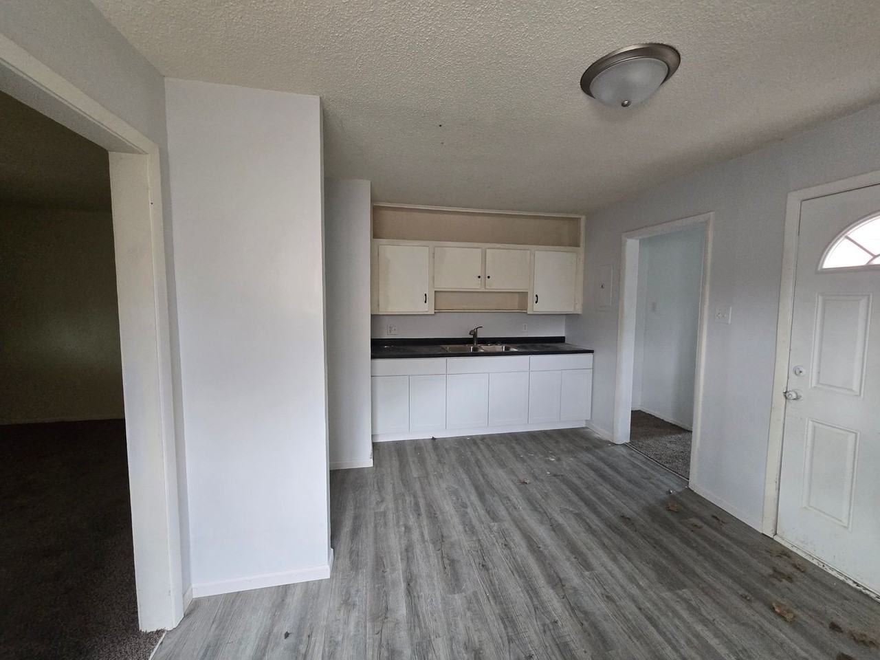 416 Se Pinecrest Dr - Photo 3 of 8