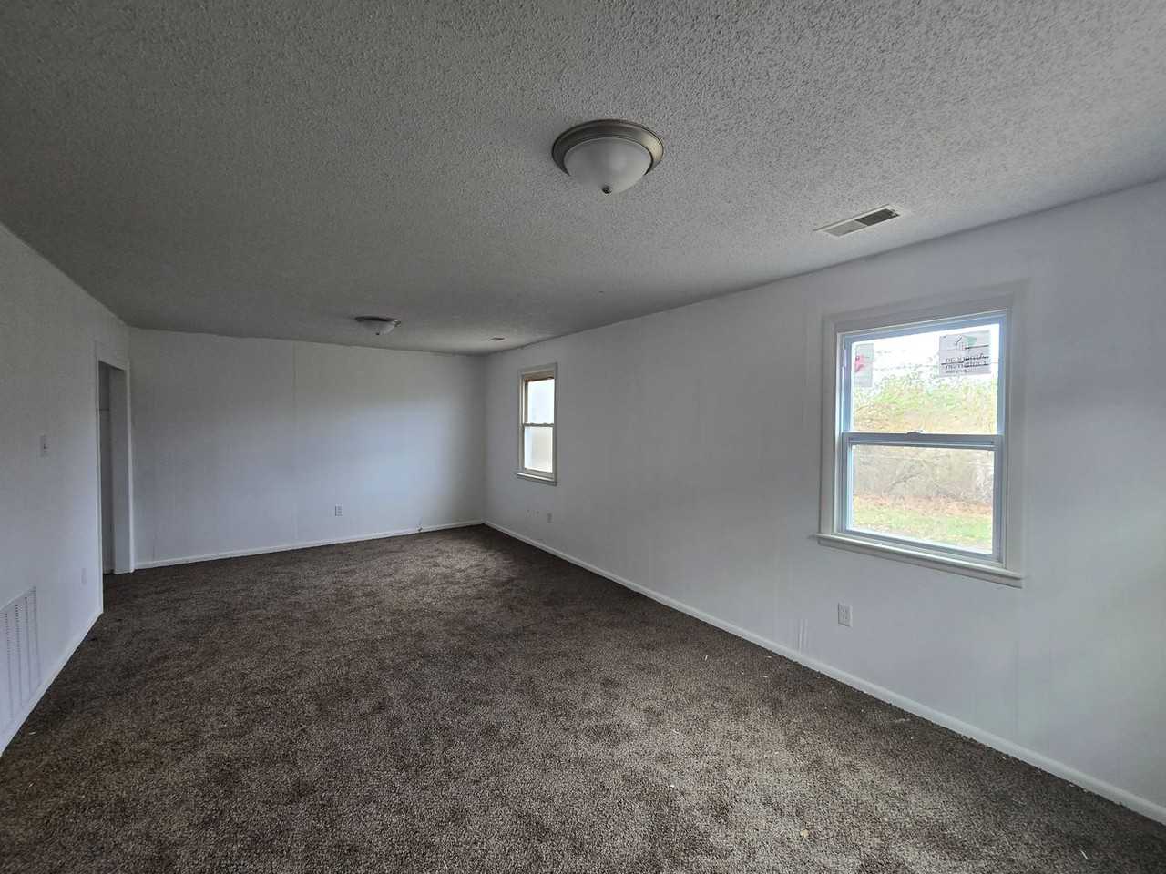 416 Se Pinecrest Dr - Photo 4 of 8