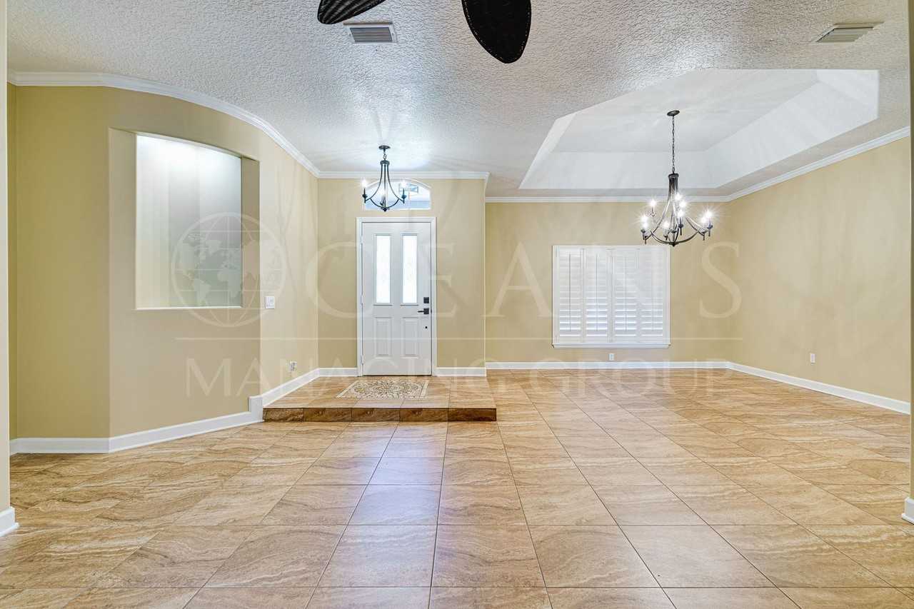 4013 Cree Dr - Photo 6 of 43