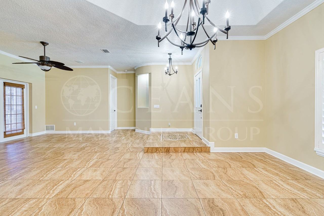 4013 Cree Dr - Photo 7 of 43