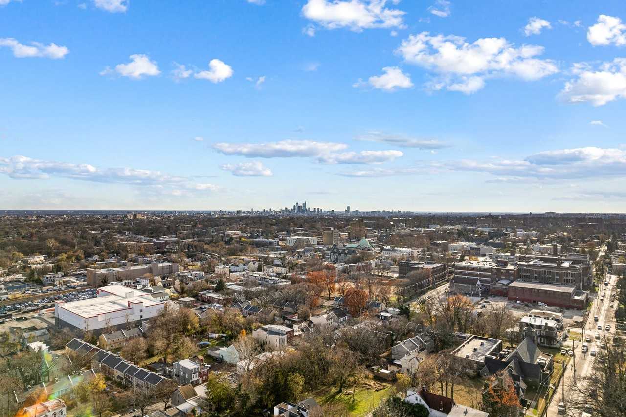 340 E Mechanic St - Photo 4 of 20