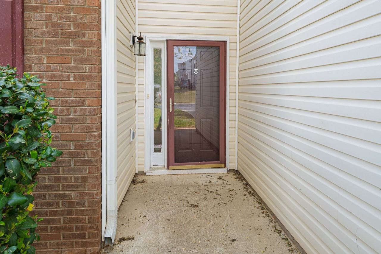 6091 Yellowood Ct - Photo 2 of 19