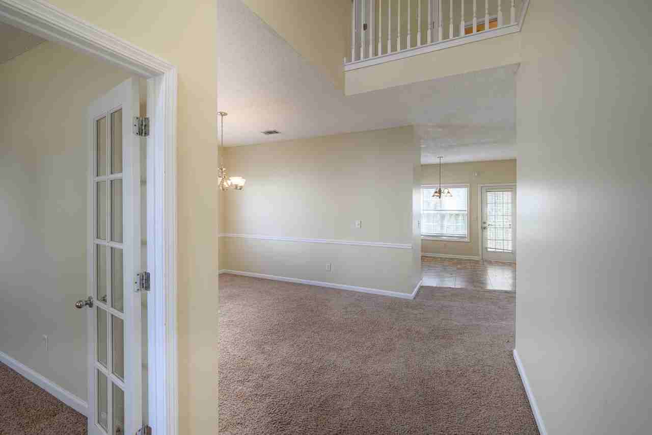 6091 Yellowood Ct - Photo 3 of 19