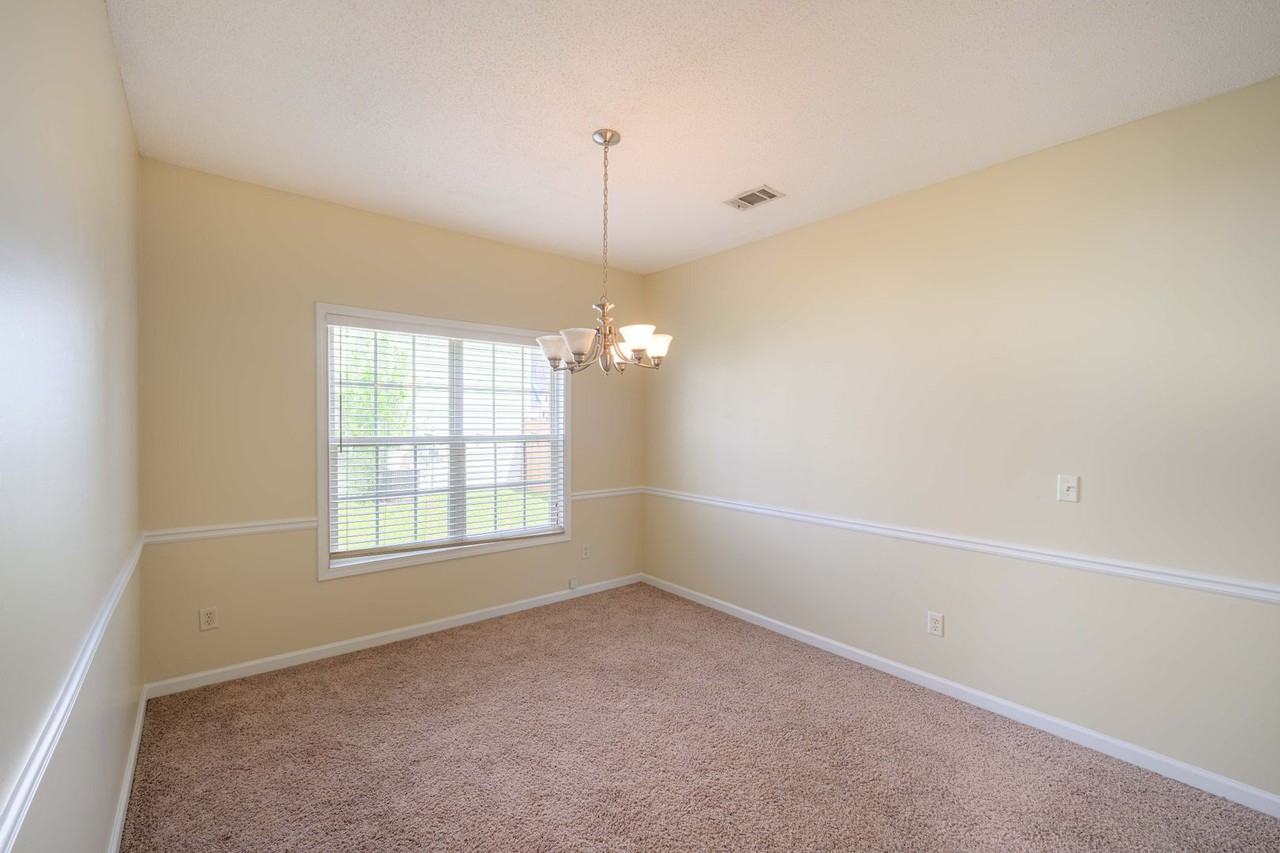 6091 Yellowood Ct - Photo 5 of 19