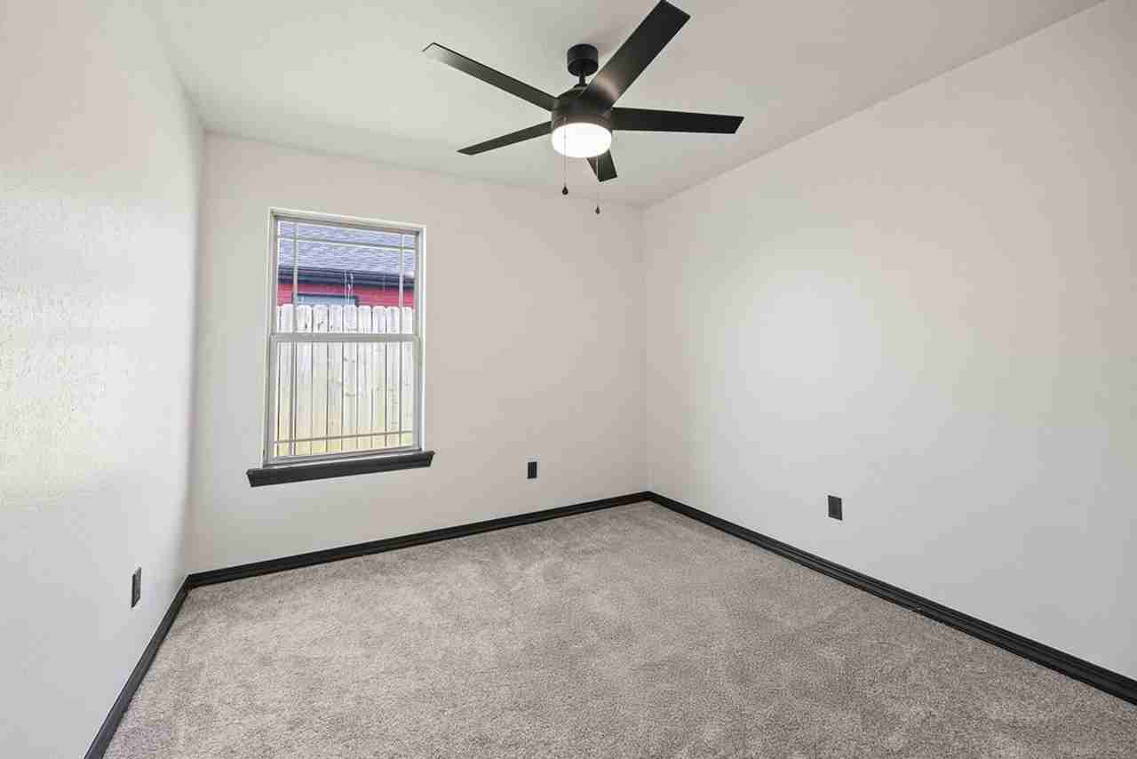 706 E Bonnie Ln - Photo 6 of 32