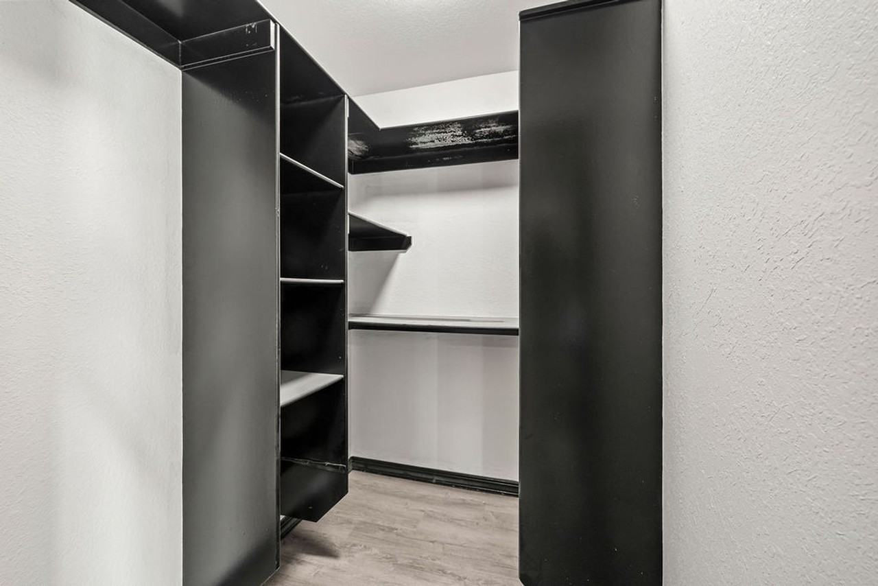 706 E Bonnie Ln - Photo 7 of 32