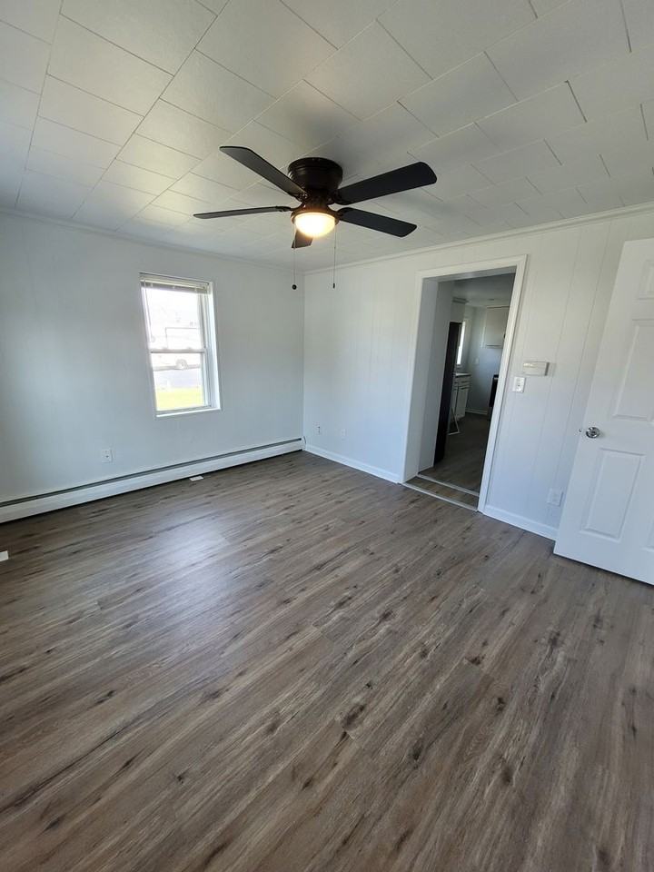 311 Williams Ave - Photo 2 of 15
