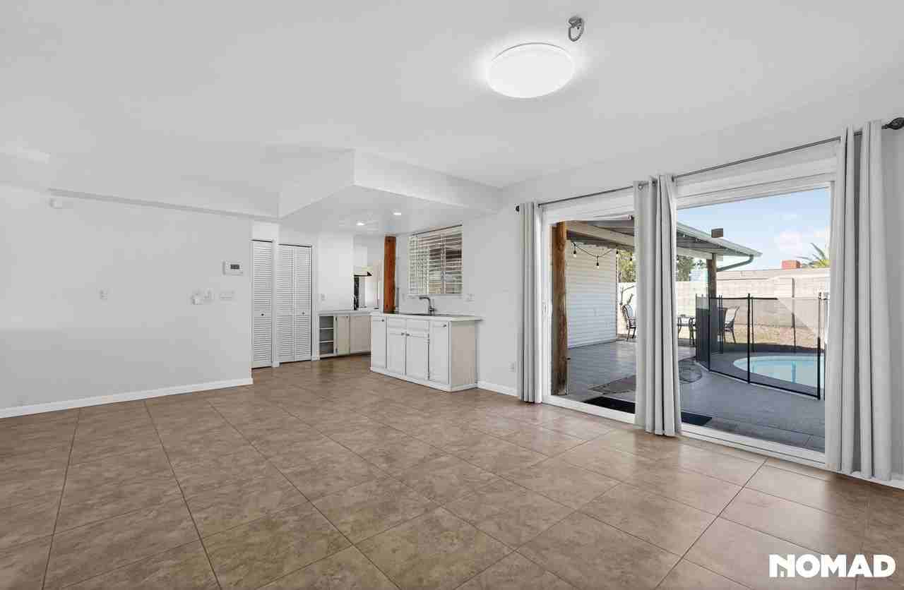 1636 W Taro Ln - Photo 7 of 32