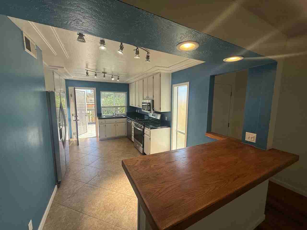 10424 Caminito Banyon - Photo 3 of 7