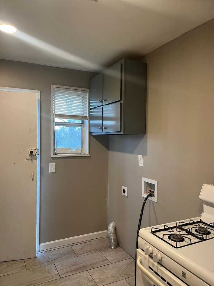 511 Jenson Rd - Photo 4 of 12