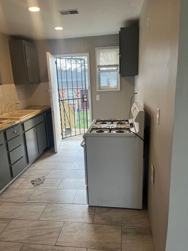 511 Jenson Rd - Photo 5 of 12