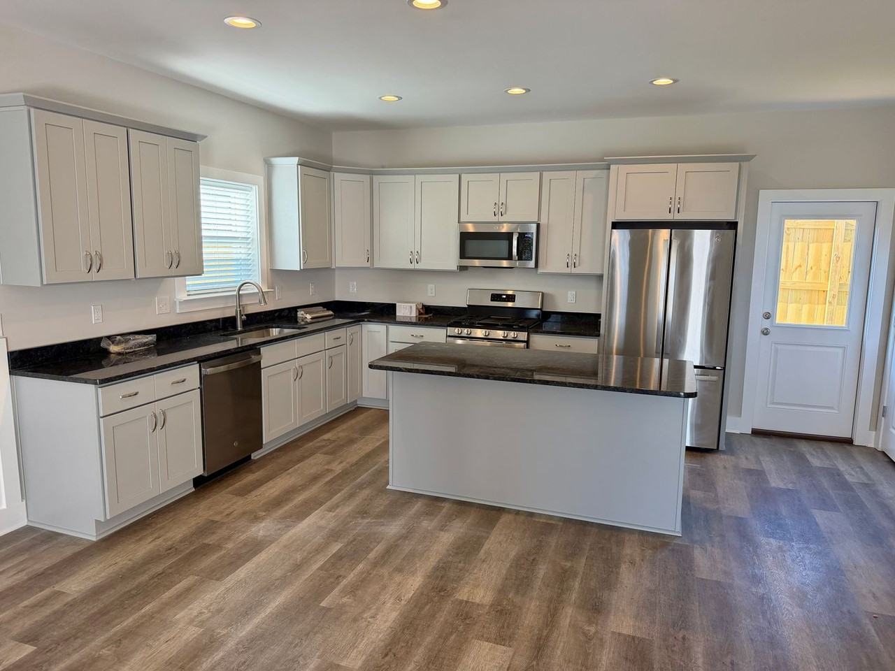 117 Penny Ln - Photo 2 of 13