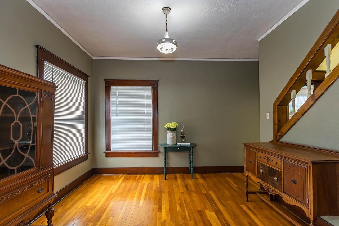 232 W 5th St - Photo 7 of 40