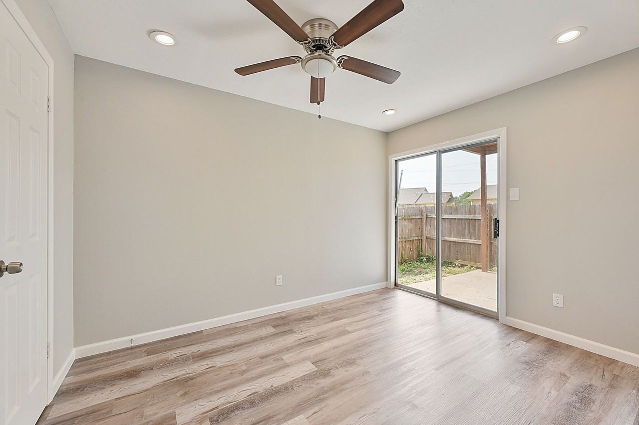 1003 Summer Court Circle - Photo 2 of 50