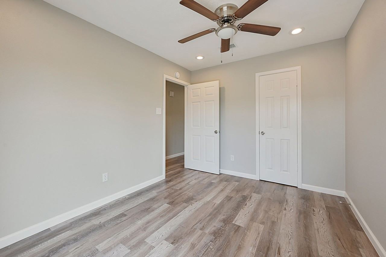 1003 Summer Court Circle - Photo 5 of 50