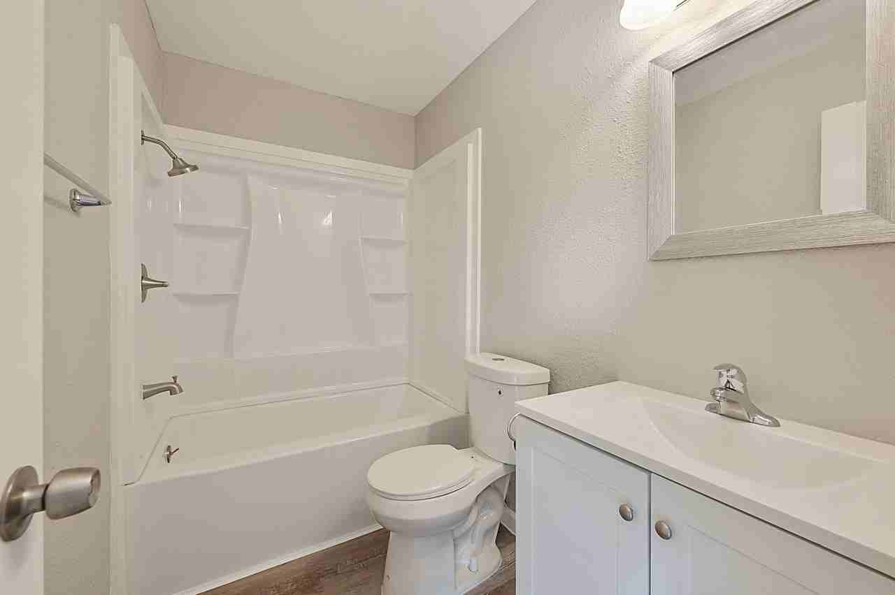 1003 Summer Court Circle - Photo 6 of 50