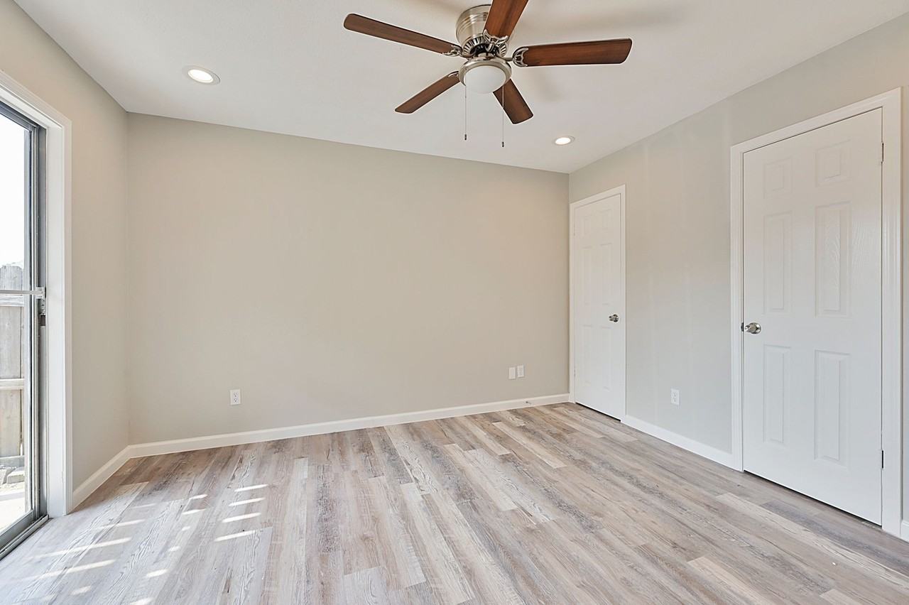 1003 Summer Court Circle - Photo 7 of 50