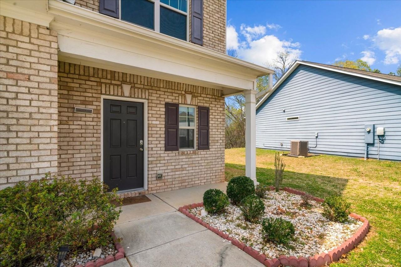 1407 Red Hill Dr - Photo 2 of 38