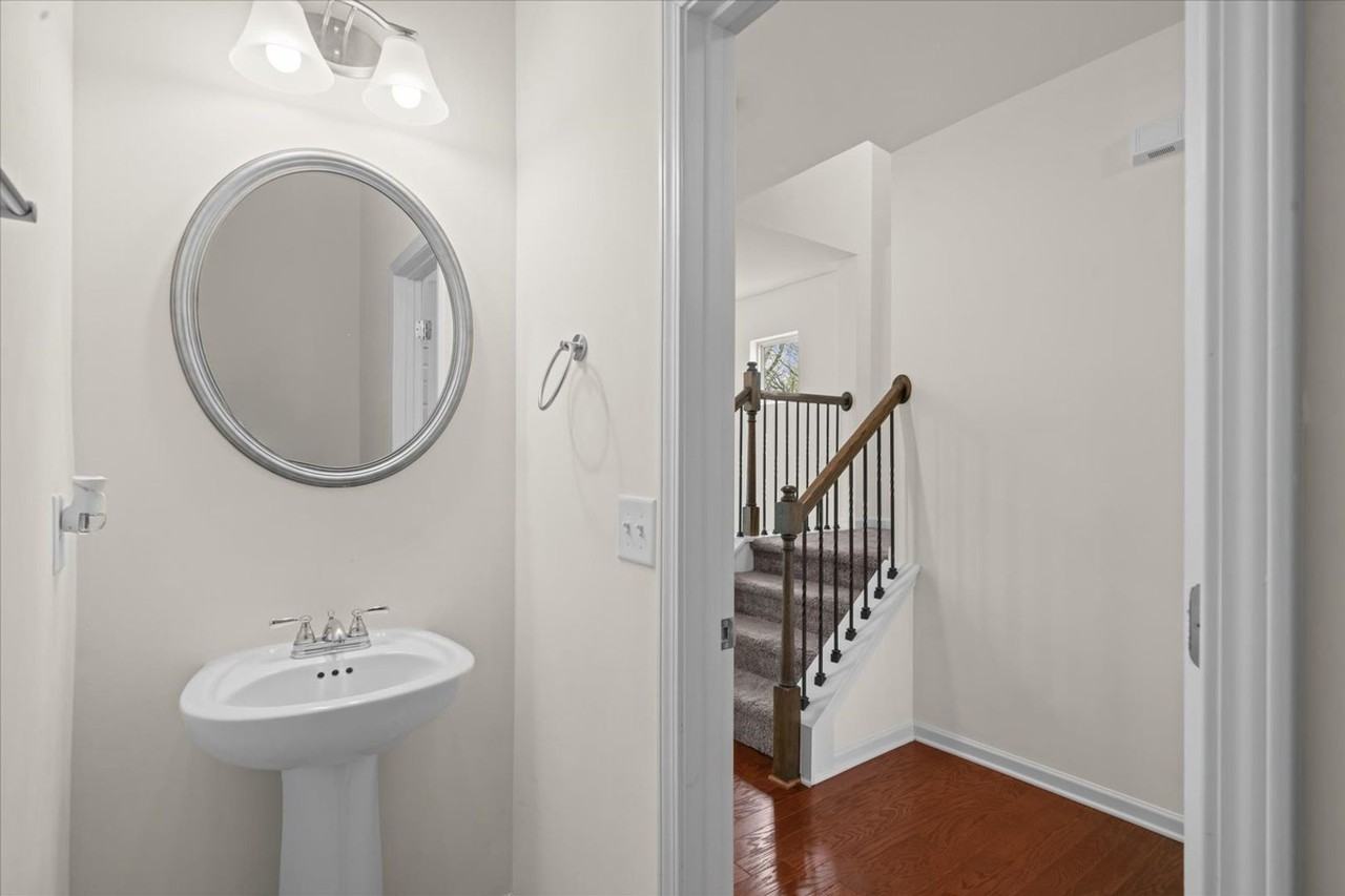 1407 Red Hill Dr - Photo 6 of 38