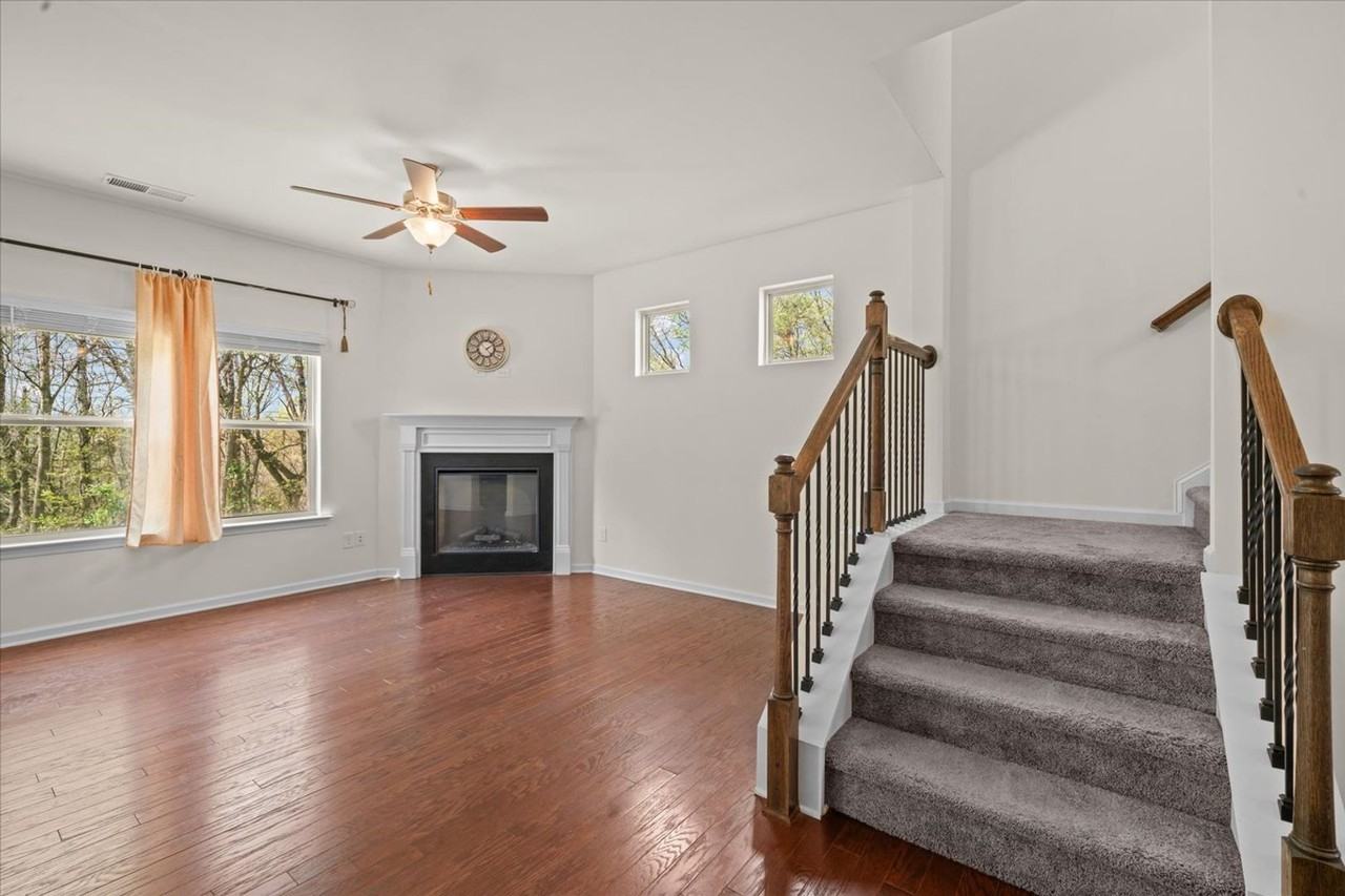 1407 Red Hill Dr - Photo 7 of 38