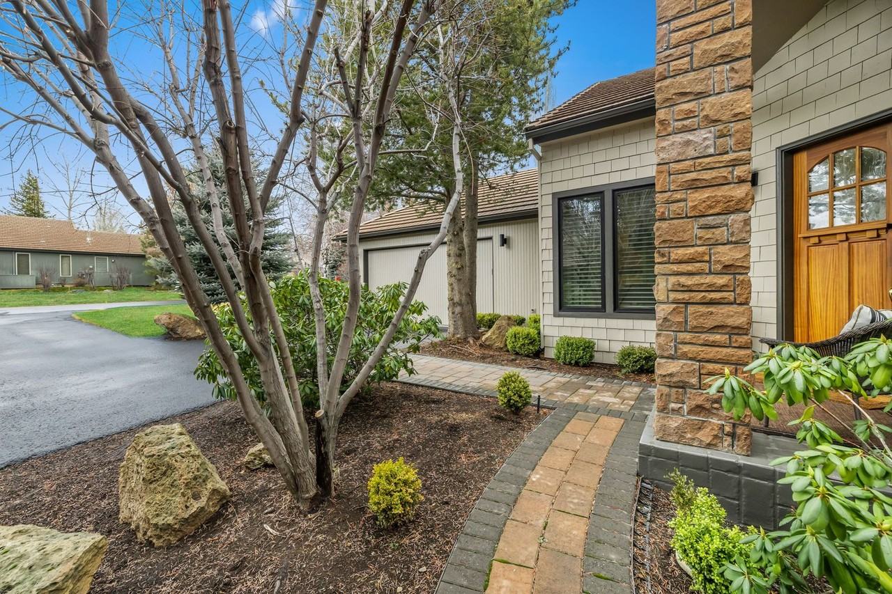 61981 Fall Creek Loop - Photo 7 of 43