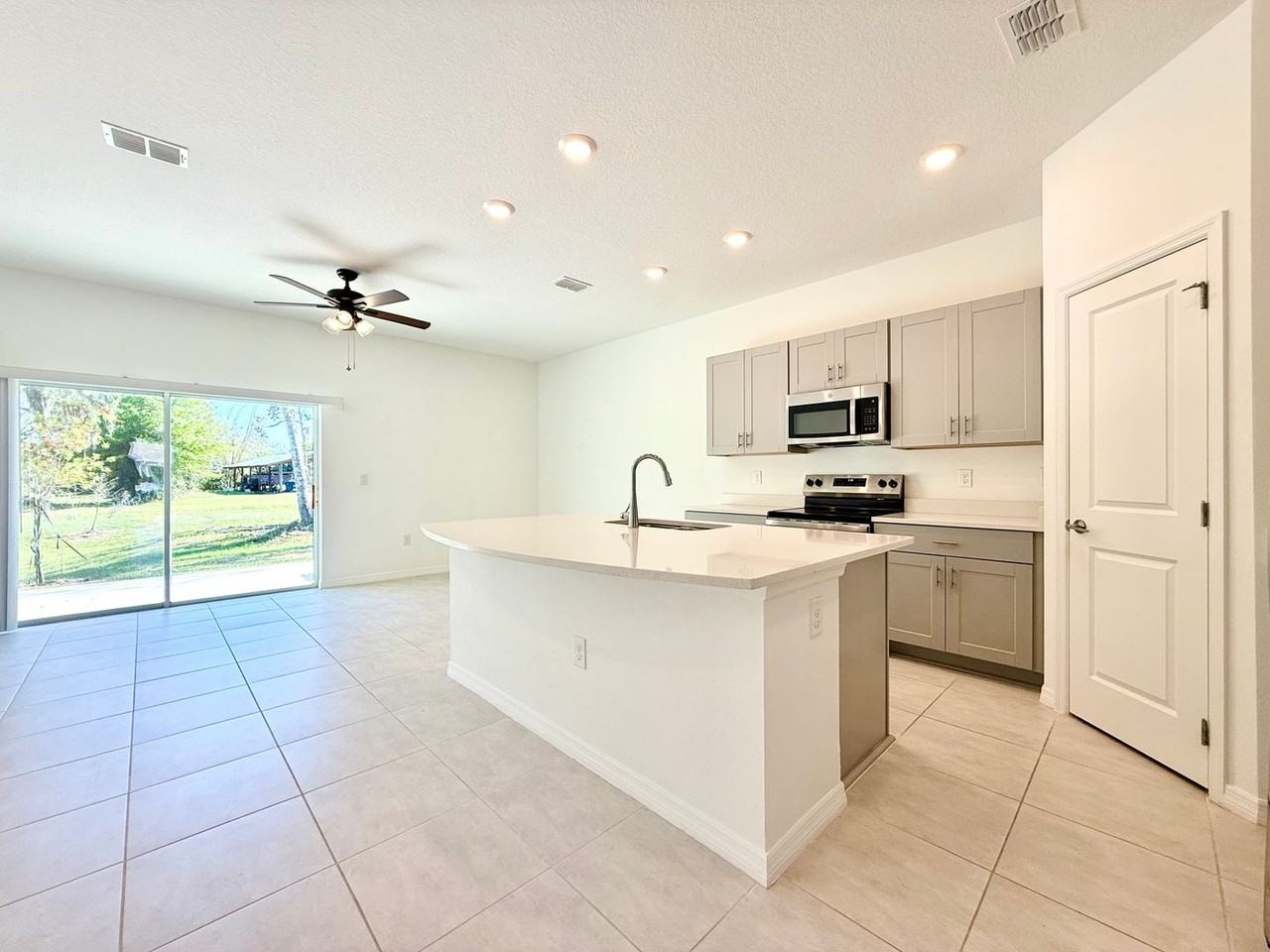 348 River Front Way - Photo 3 of 29