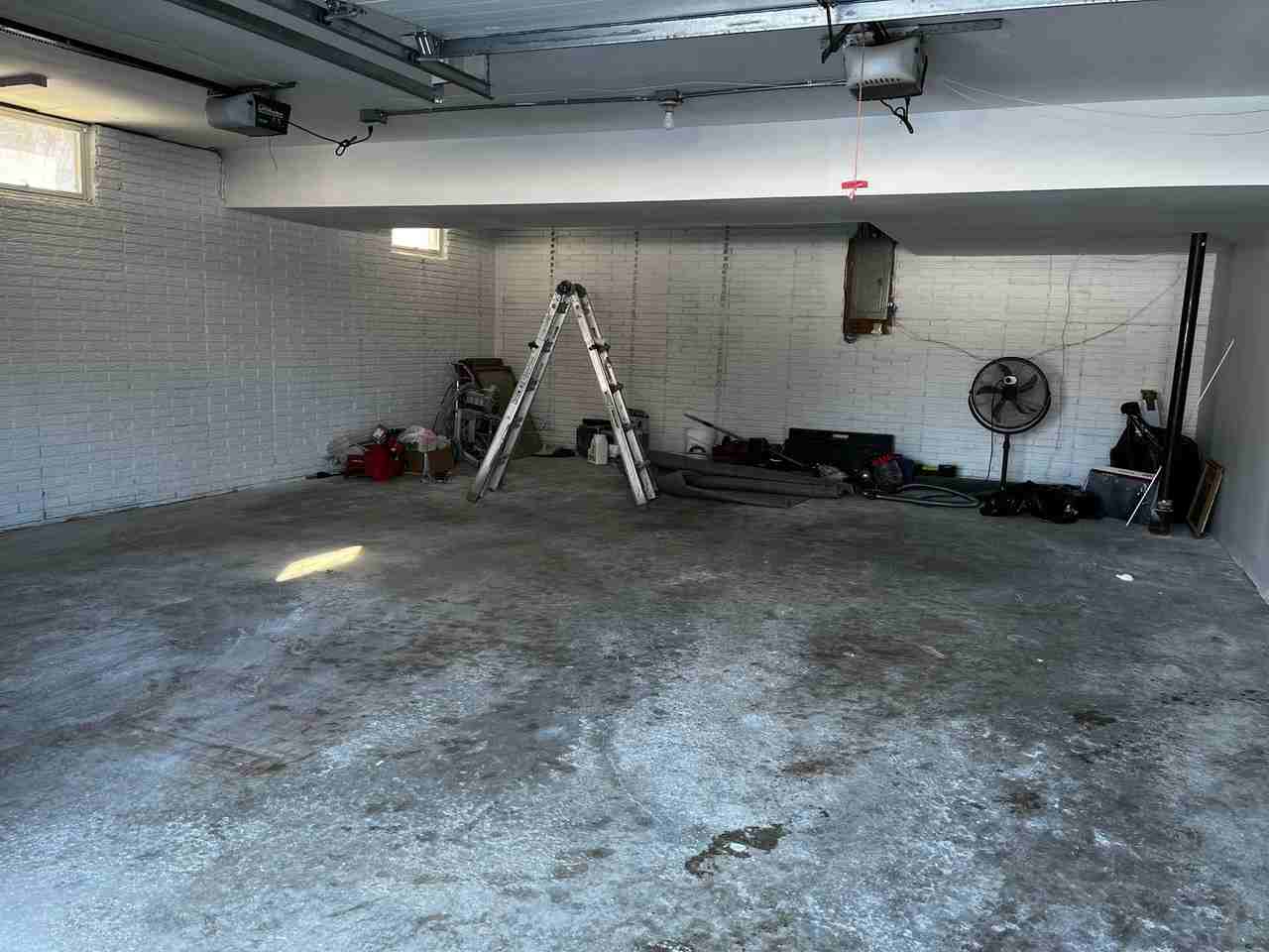 4325 S Ash Grove Ave - Photo 2 of 34